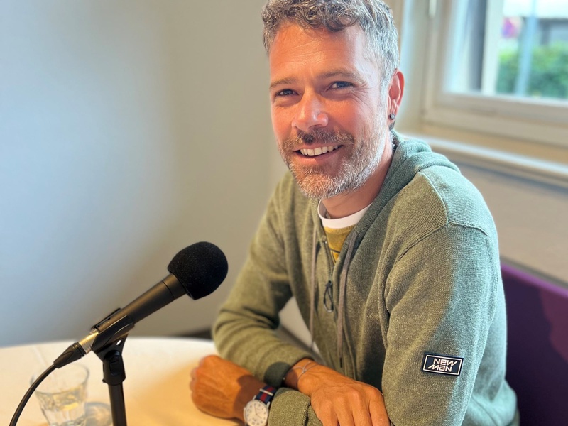 Bernhard Dünser erzählt in der neuen Podcast-Folge von seinen Erfahrungen als Lebensberater und dreifacher Vater. Foto: Vorarlberger Familienverband