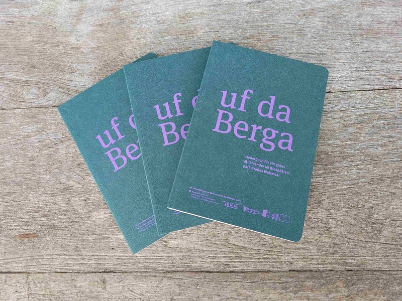 Jeder Haushalt im Großen Walsertal erhält demnächst ein Liederbuch.